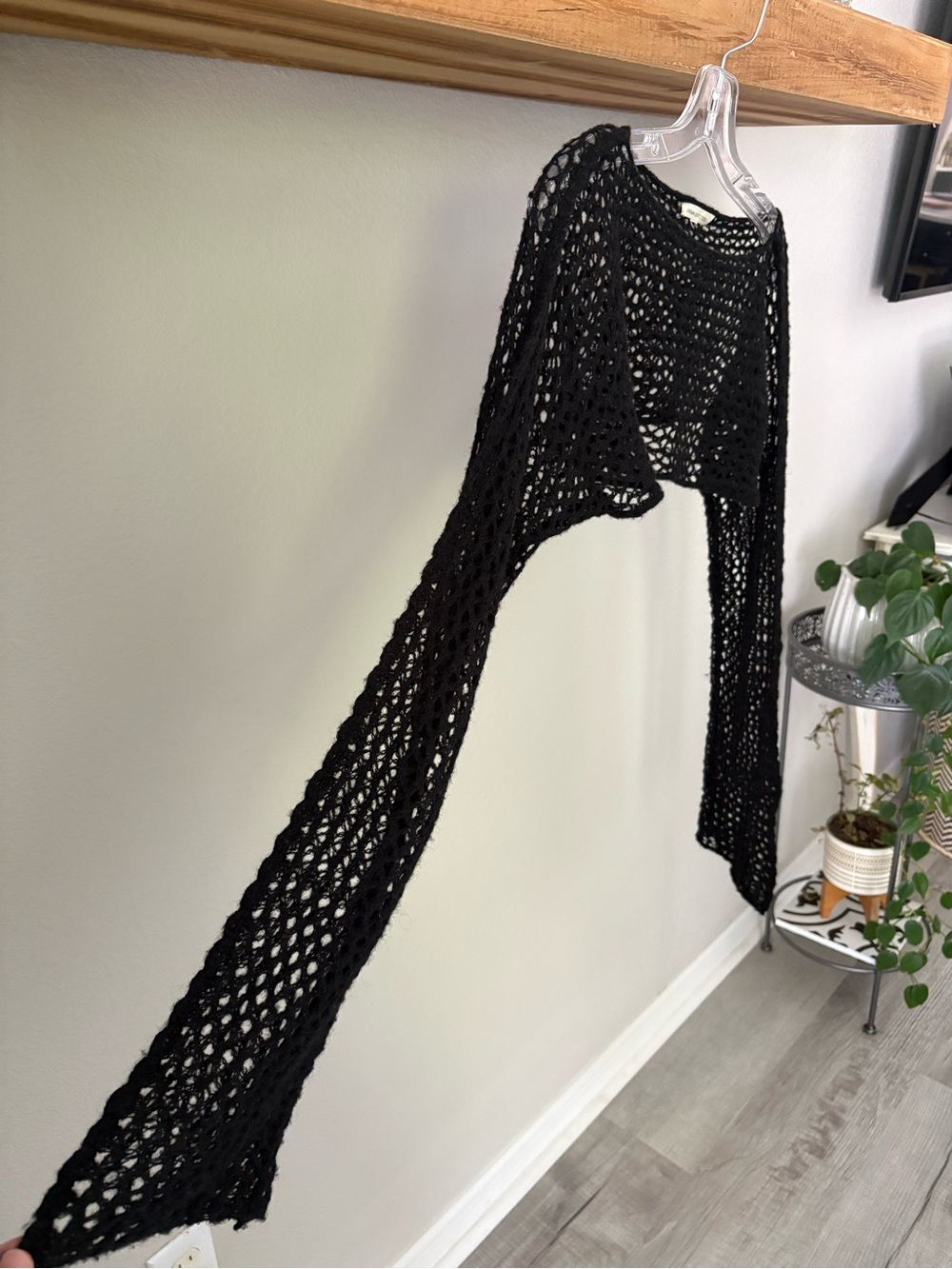 UO Black no Open-Knit Women's Shrug Sweater - Picture 2 of 4